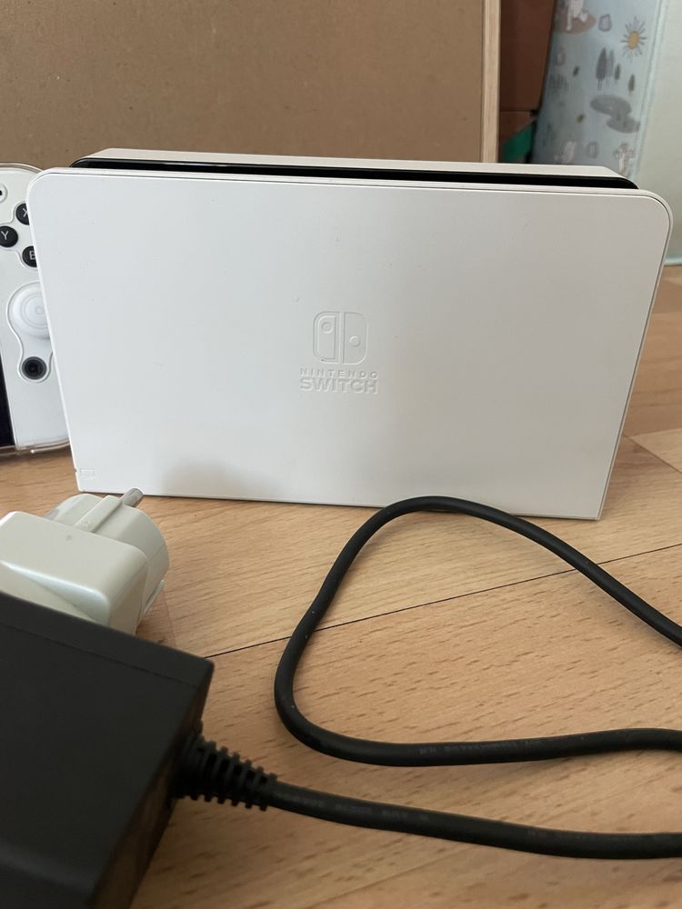 Nintendo Switch OLED 64GB запазено състояние