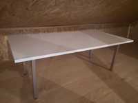 Холна/помощна бяла маса с метални кракa
