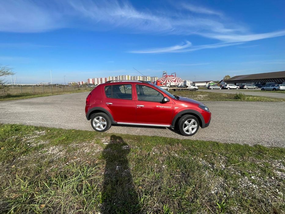 Dacia Sandero 1.6 benzină 2011 Ac 212000 km rosie cutie manuala 84 cp