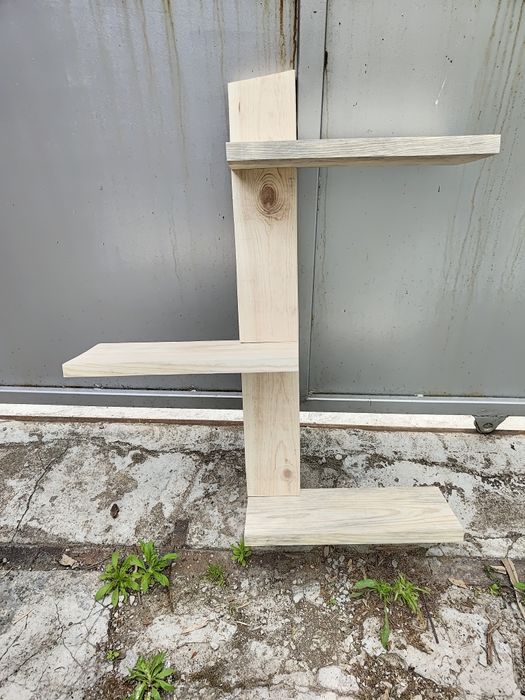 Дървени етажерки