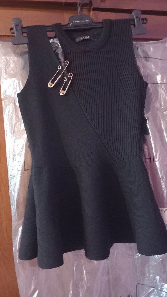 Дамски потник на Guess