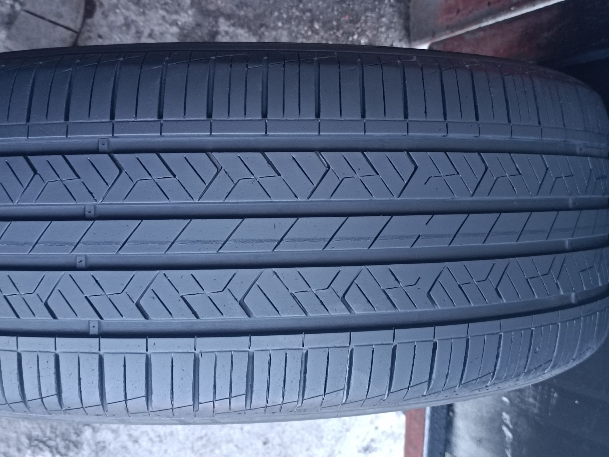 225/45/18 Hankook