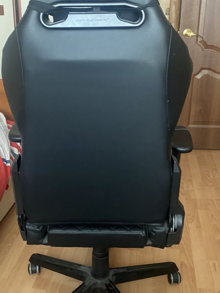 Игровое кресло Dxracer OH/DH73/N