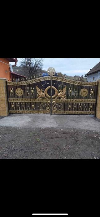 Confectii metalice porti gardur