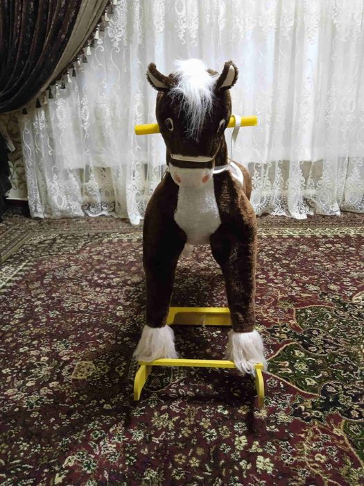 Продаются лошадь состояние отличное