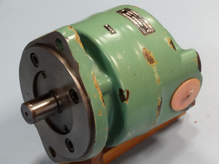 хидравлична помпа F12-2M