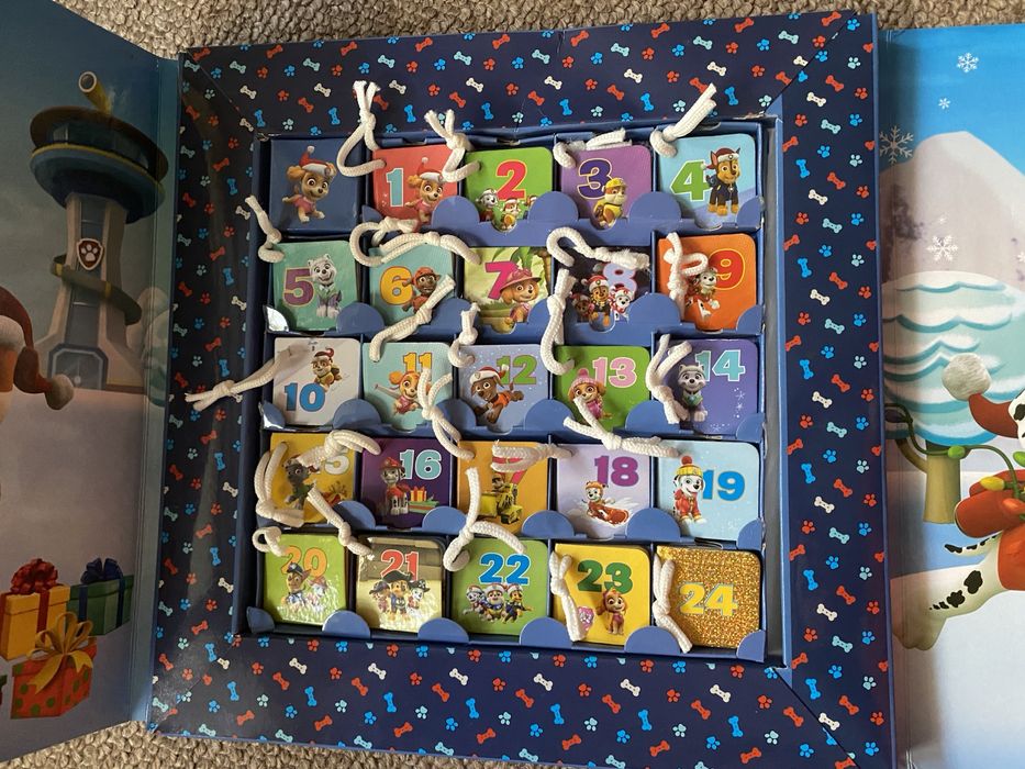 Пес Патрул Коледен календар с мини книжки на немски