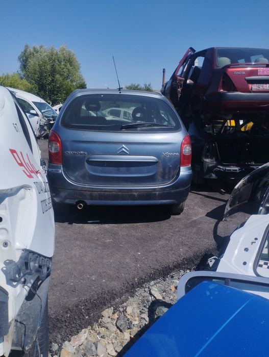 Dezmembrez Citroen xsara Picasso 1.6 benzina