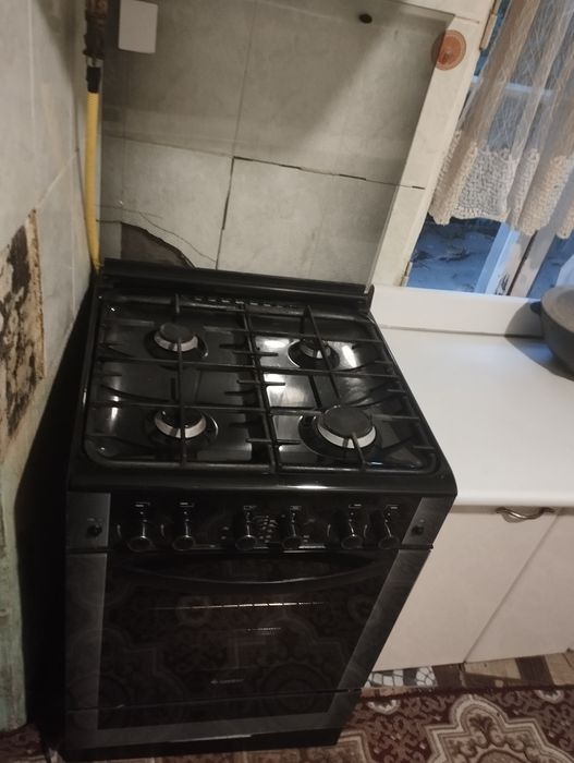 Prodayotsa gaz plita Gefest