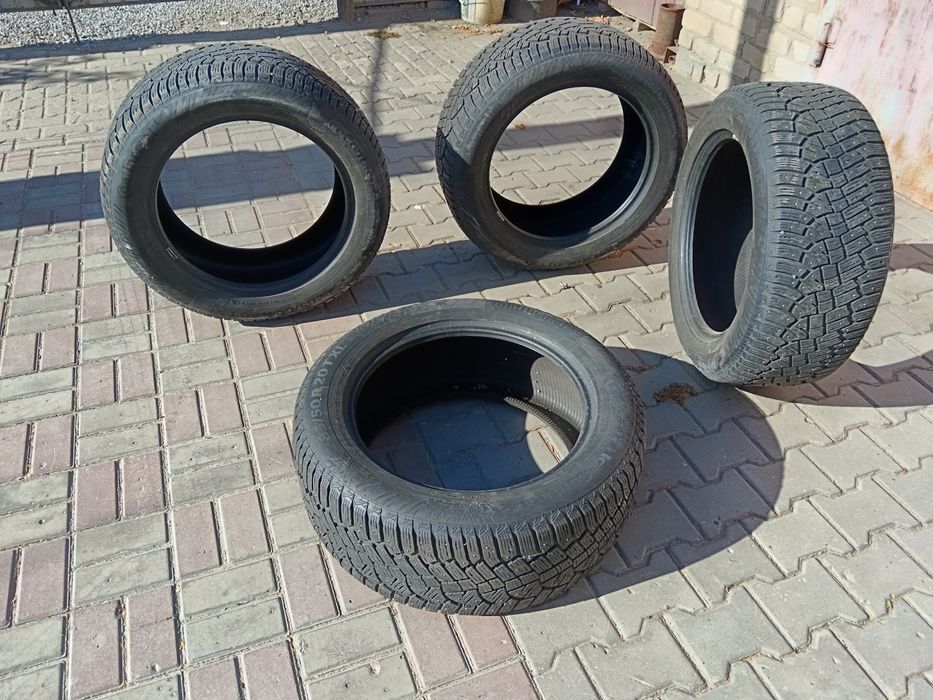Продам зимние шипованные шины
