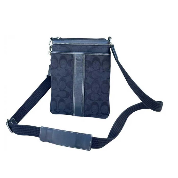 Gentuta crossbody Coach, albastra, textil cu piele