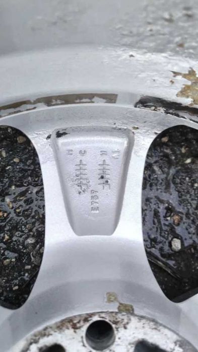 Алуминиеви джанти 17" с зимни гуми Семперит 225 х 60 х 17 за BMW.