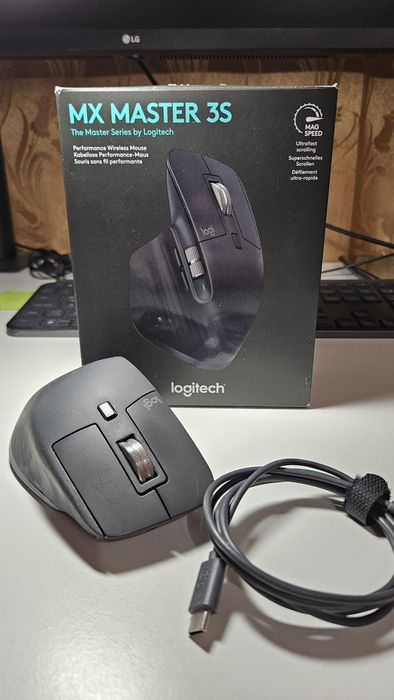 Mouse Bluetooth Logitech Master 3S, click stanga usor defect