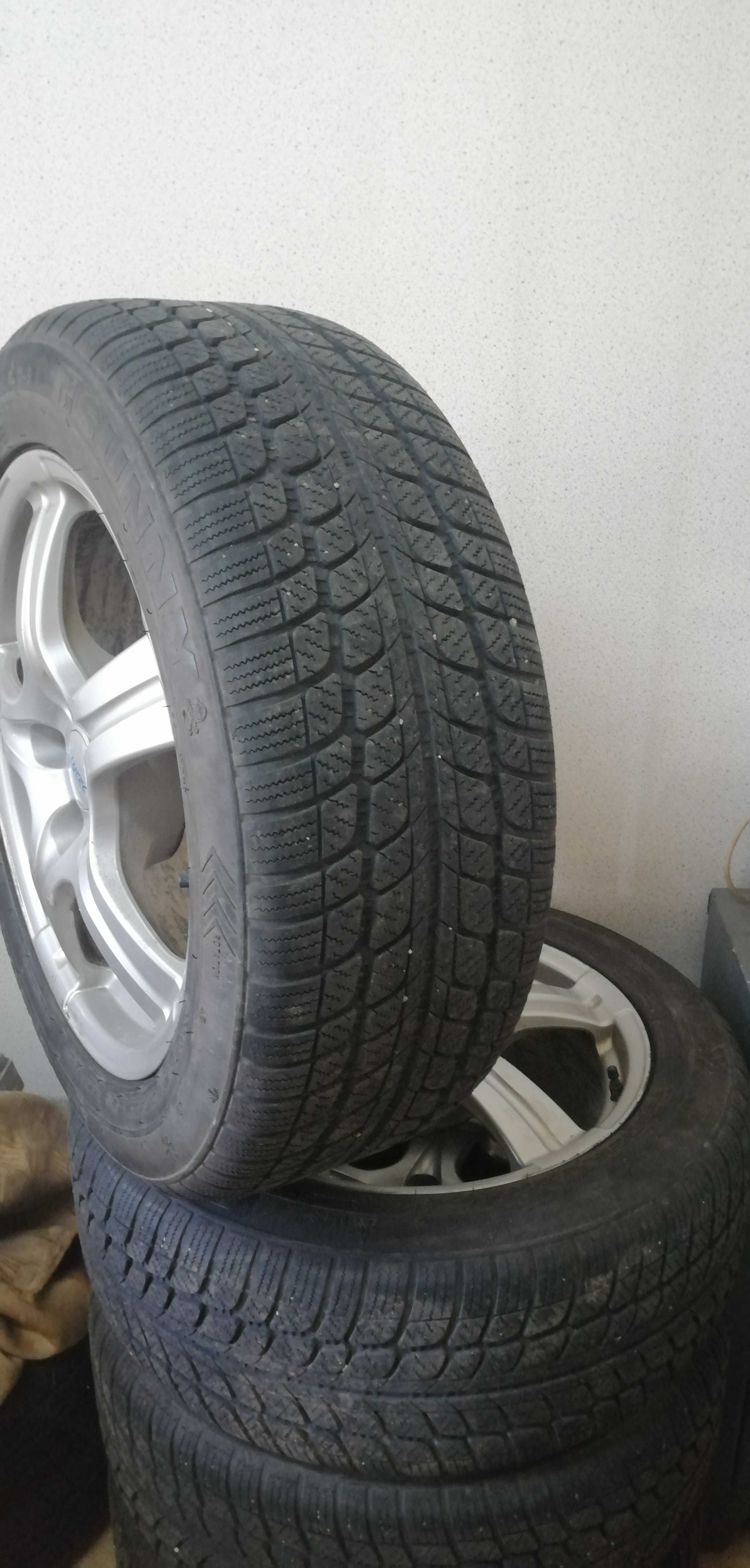 Зимни гуми 4 броя 235/55R18 цола за опел комплект