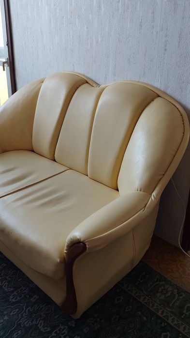 Диван от еко-кожа