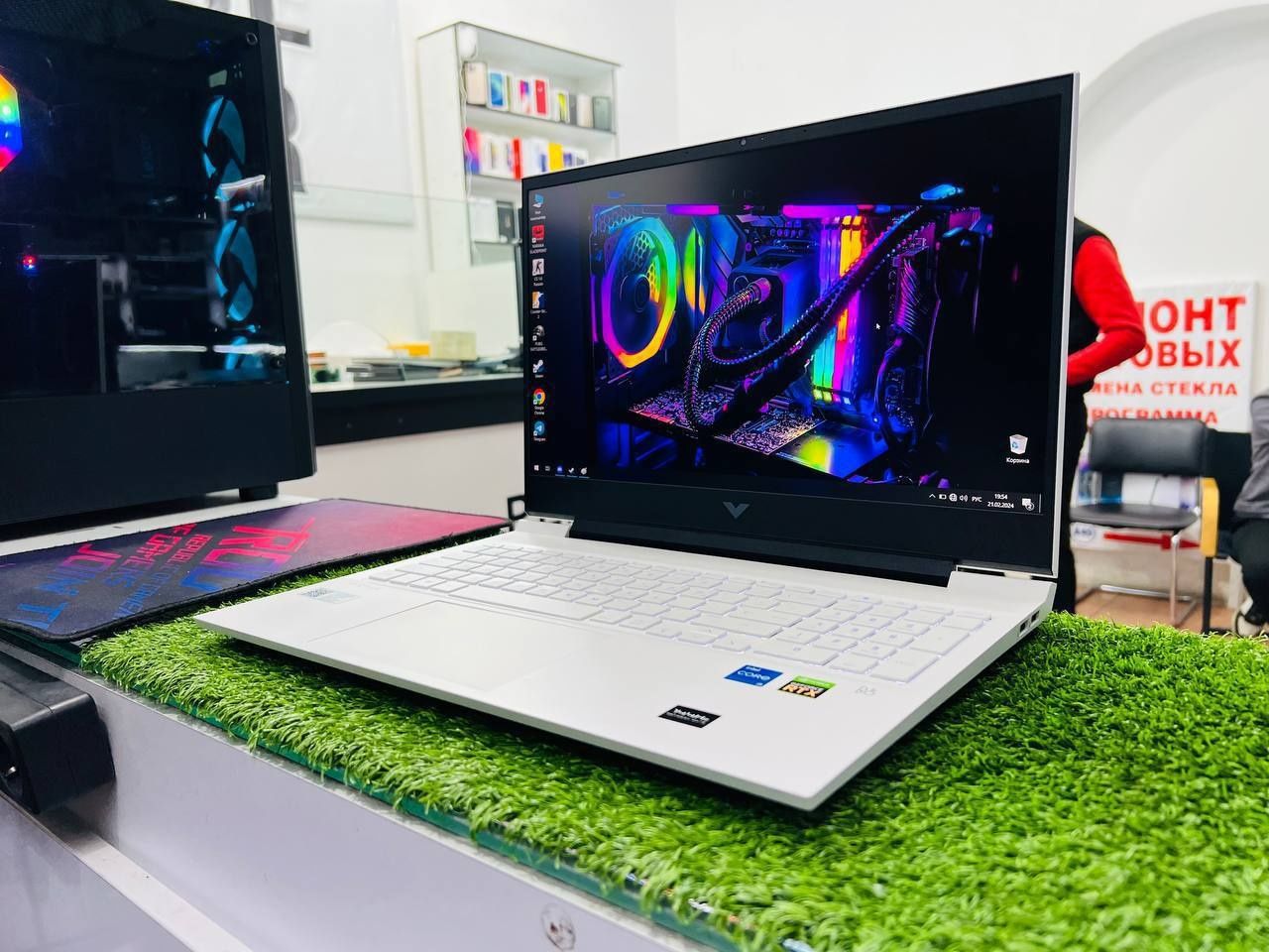 Продам игровой ноутбук HP Victus, в отличном состоянии, с гарантией