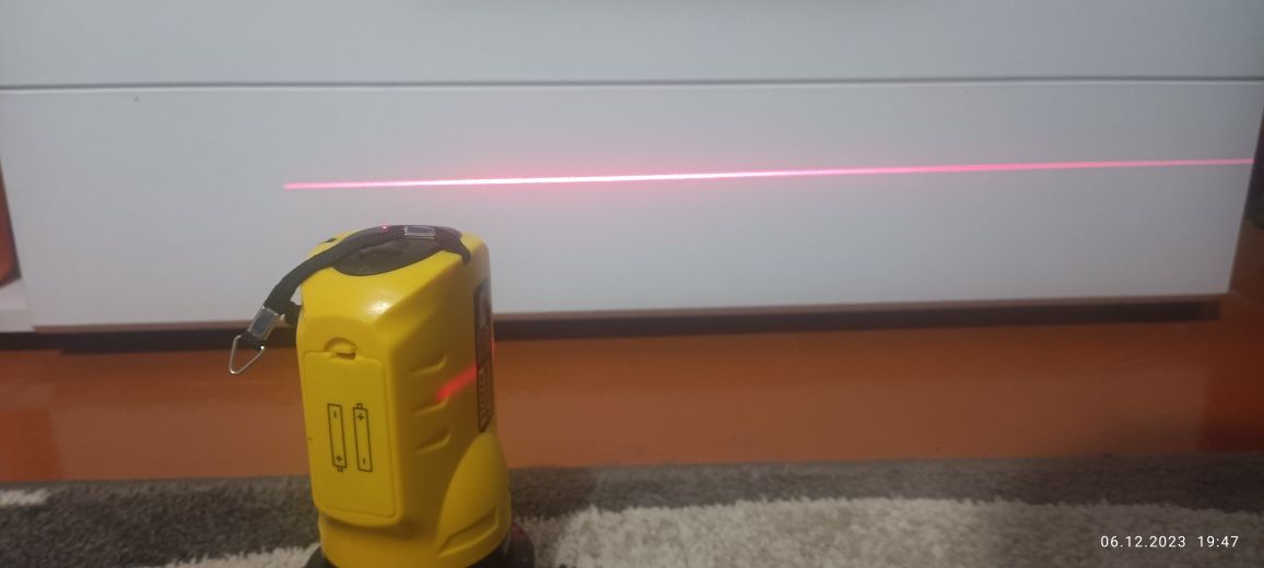 Продам лазерный уровень (нивелир)