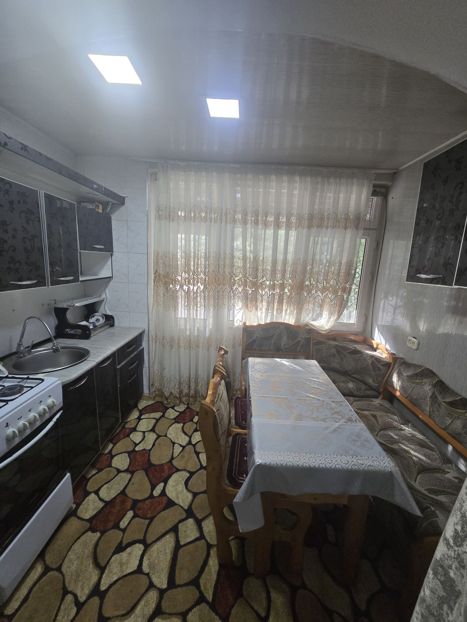 Срочно продаётся 2 ком пер 3 ком на 1 ор Азиз бозор