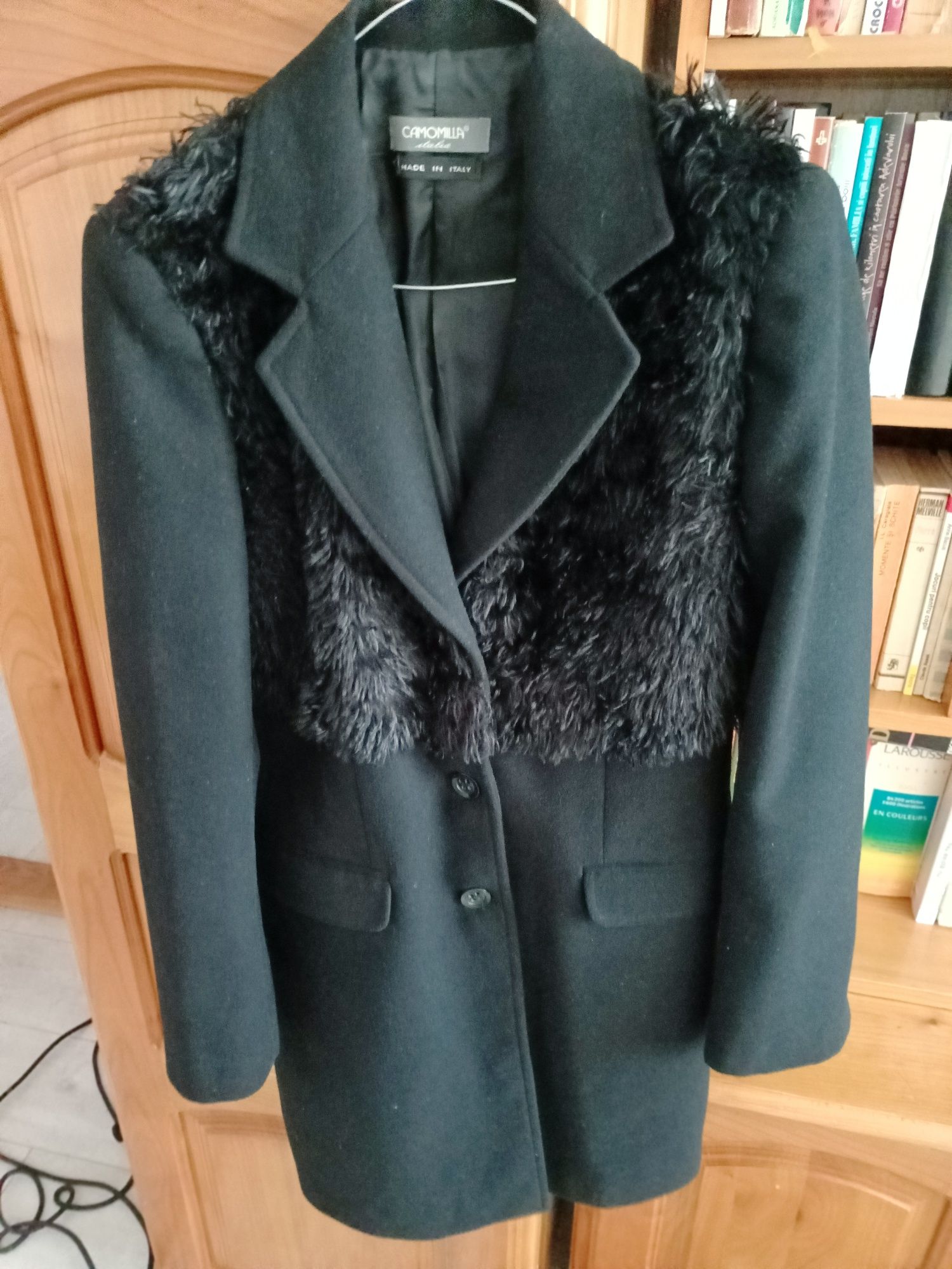 Palton negru marca  italiana Camomilla