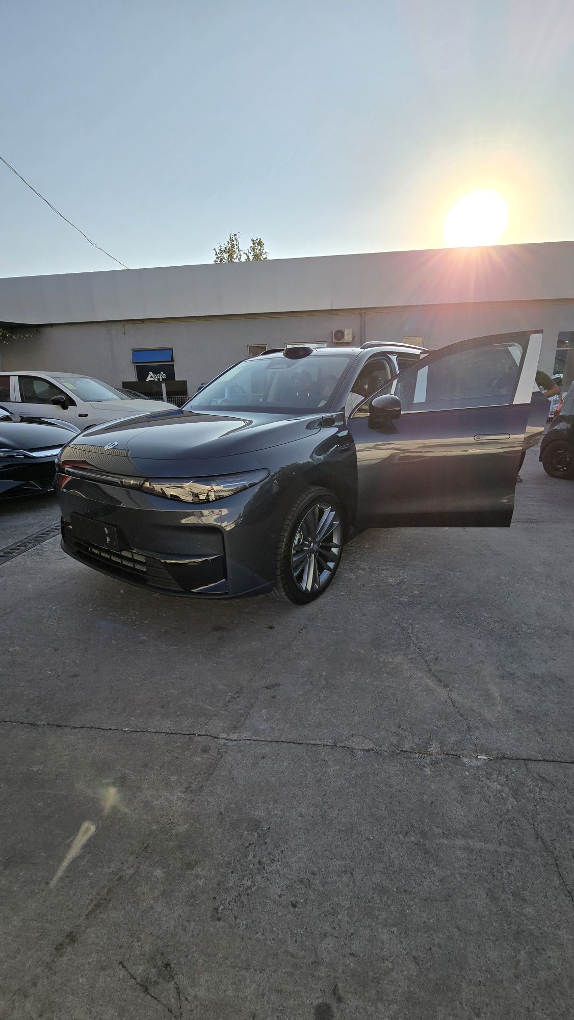Leapmotors c16 Гибрид 200 Smart Drive.
Leapmotors c16 EV