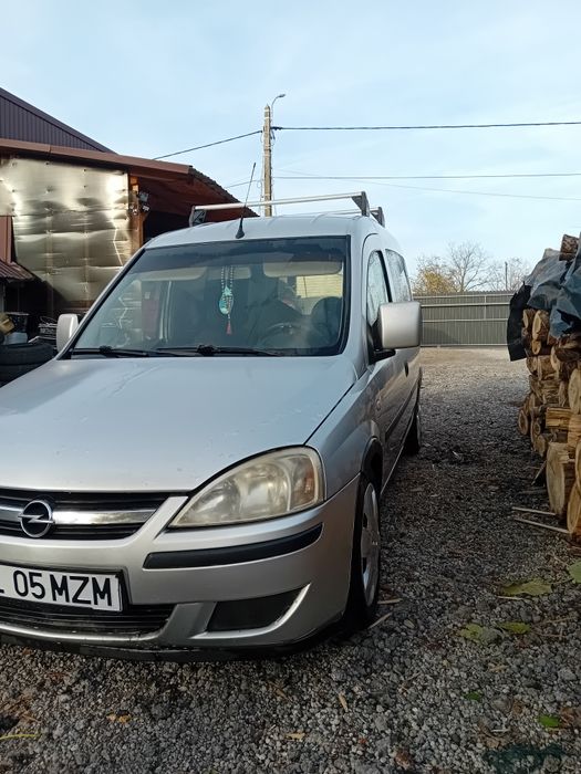 Vând Opel combo autoturism