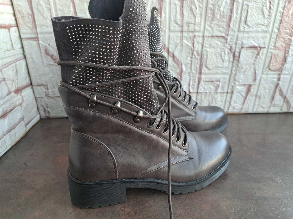 дамски ботуши,зимни обувки,боти,кубинки номер38