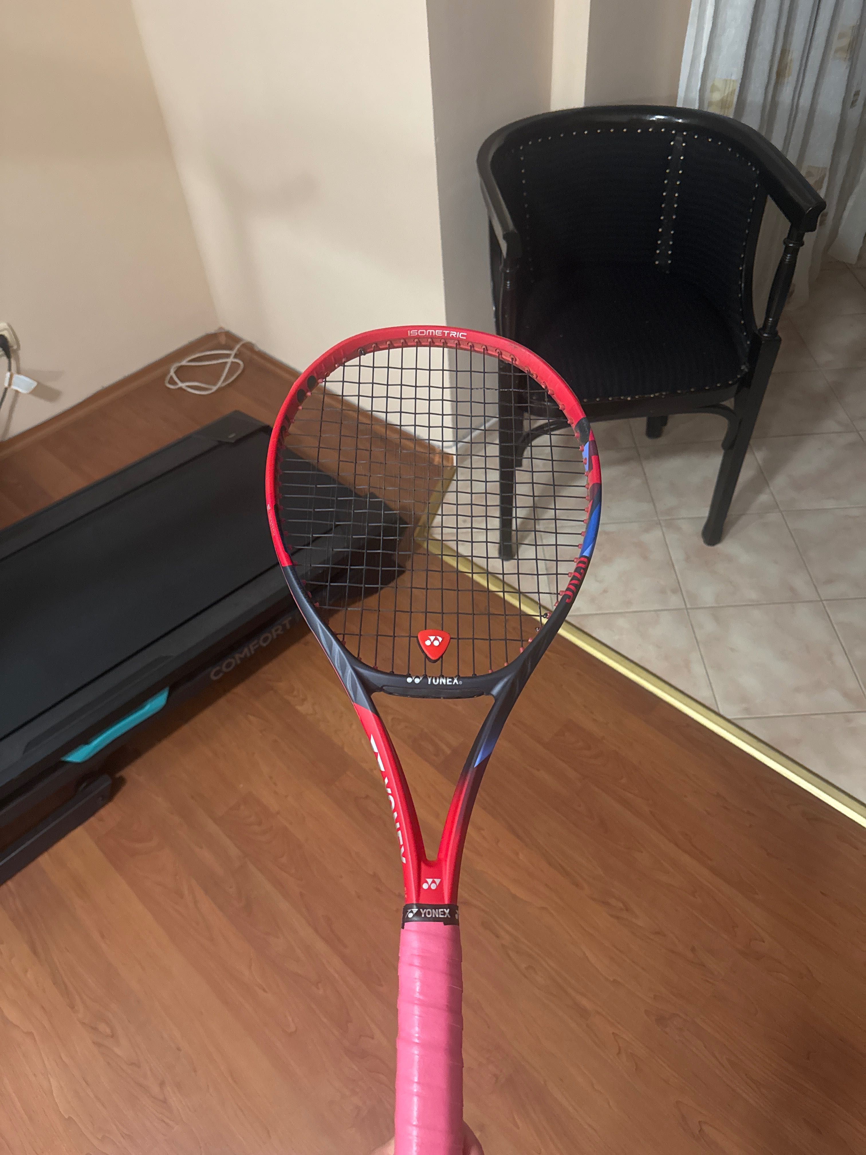 4 ракети Yonex Vcore 98 и Термобег Yonex Vcore