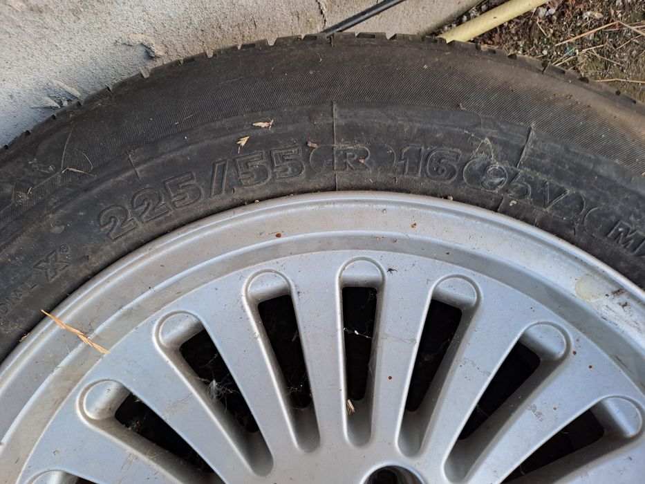 Vând janta aliaj cu cauciuc pentru Bmw