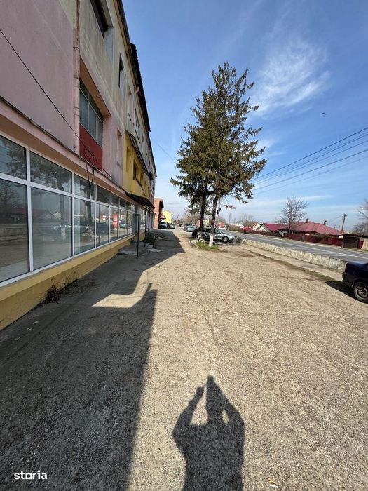 Spatiu comercial de inchiriat stradal vad bun| langa Profi| la E 85