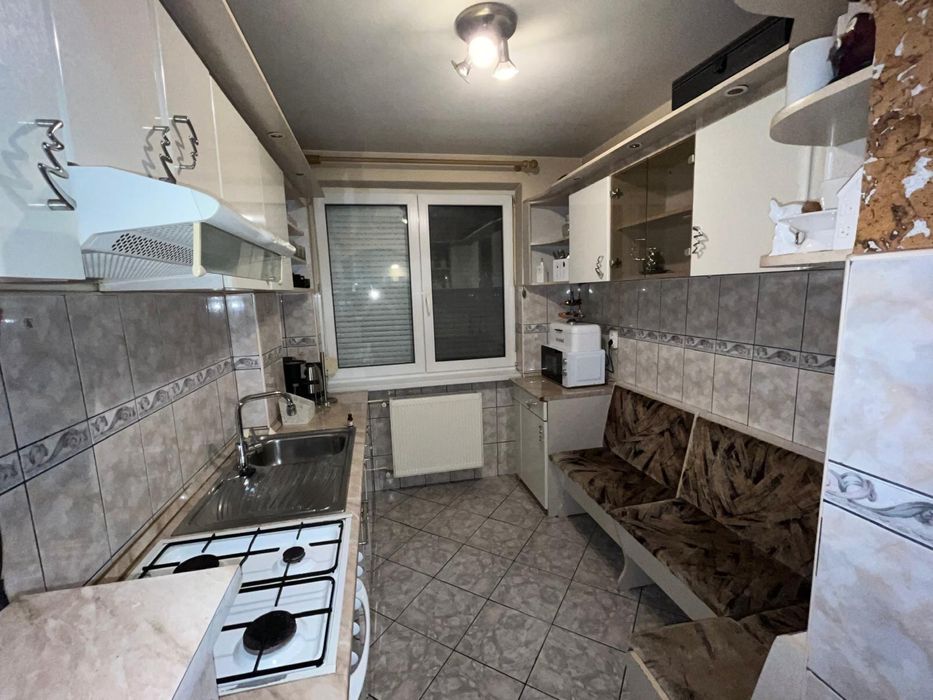 Apartament de vânzare 3 camere, strada Aluminei