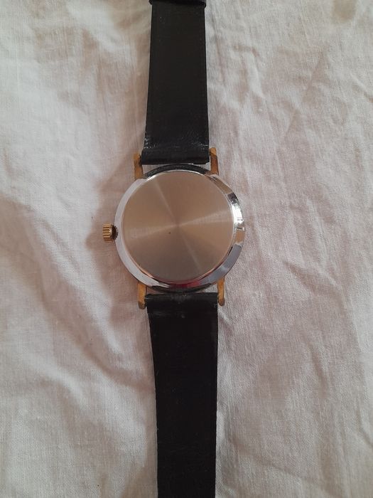 Ceas dama Besancon antimagnetic