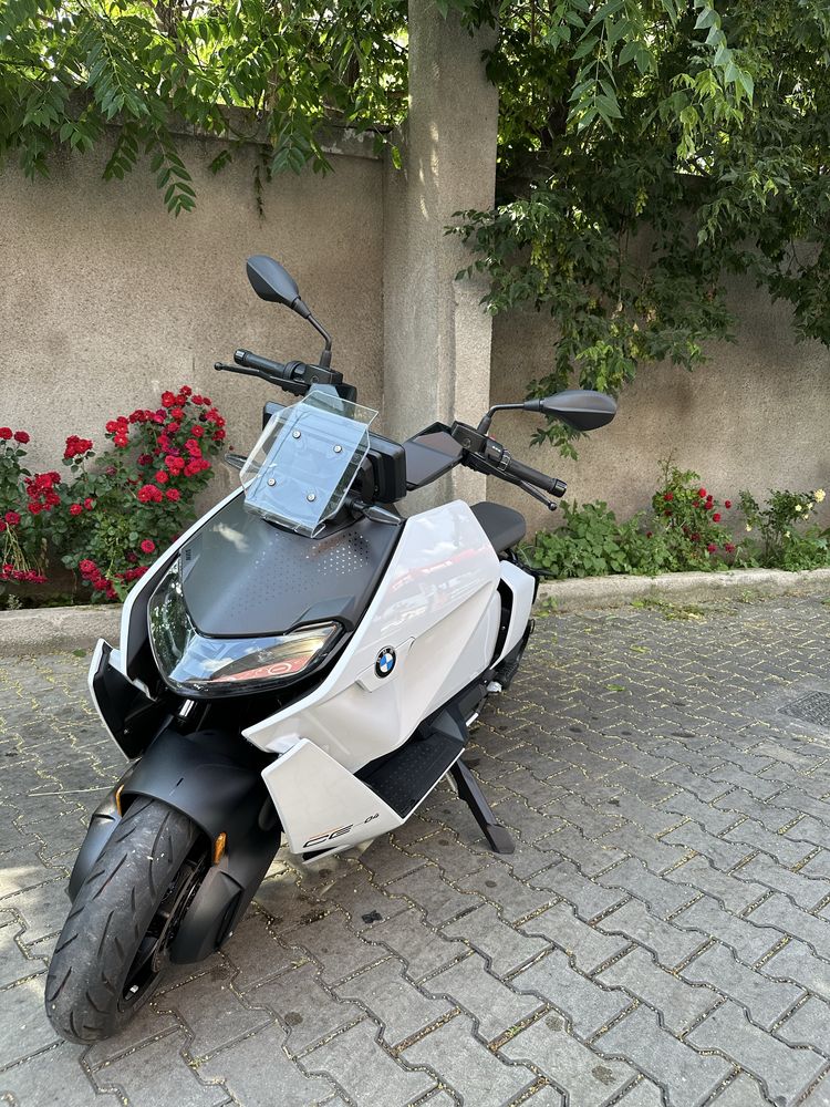 BMW CE 04 scuter electric NOU!