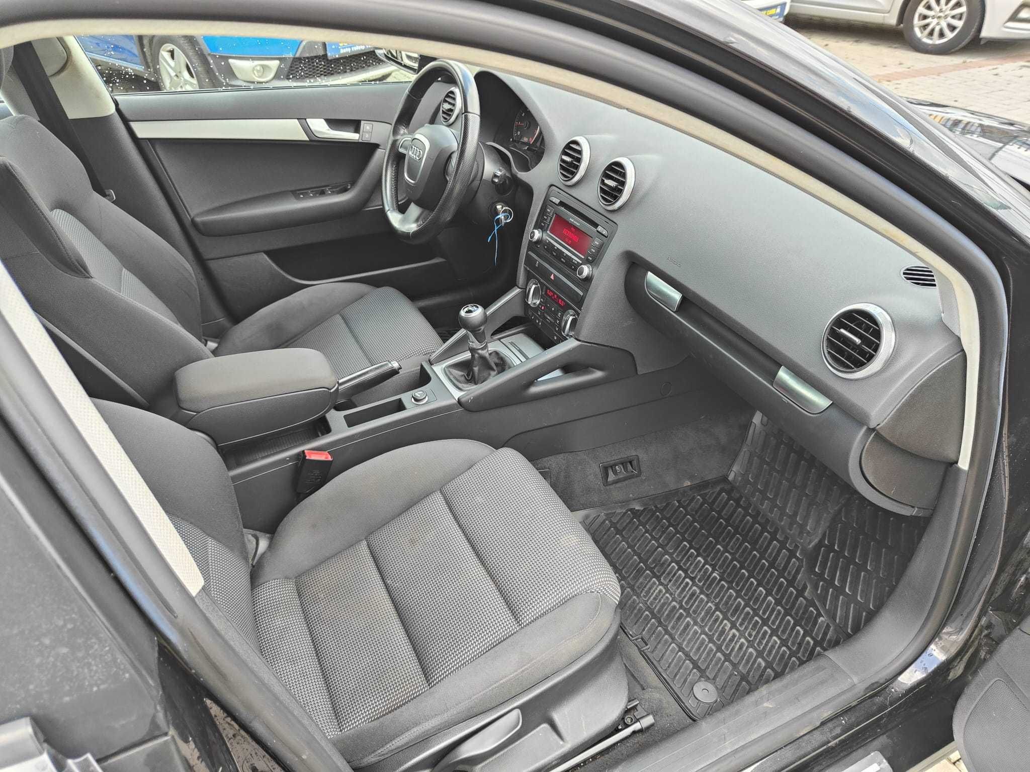 Audi A3 benzina 1.6 MPI Clilma 2 zone, scaune incalzire, Garantie 1 an