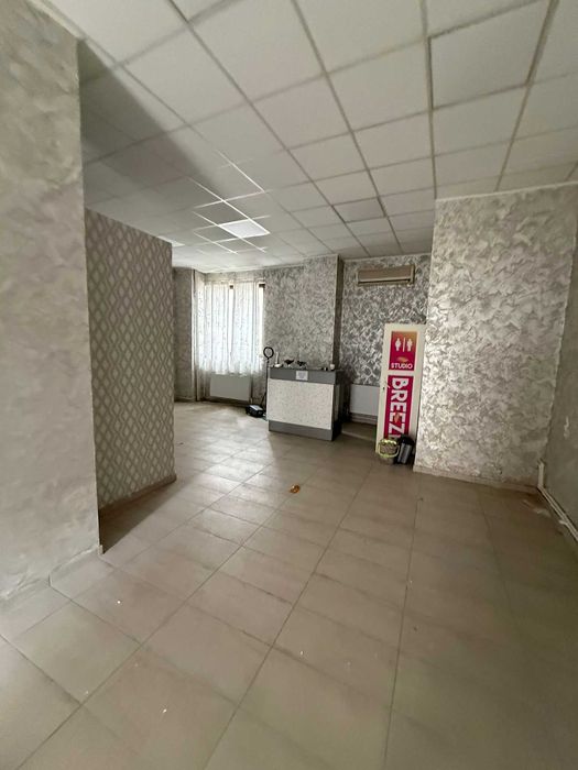 Spațiu comercial de închiriat – 336 mp + subsol + parcare