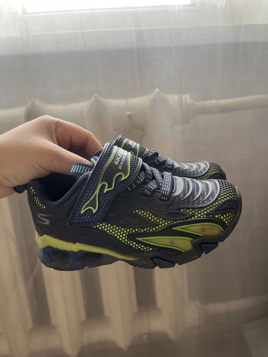 Кроссовки на мальчика Skechers