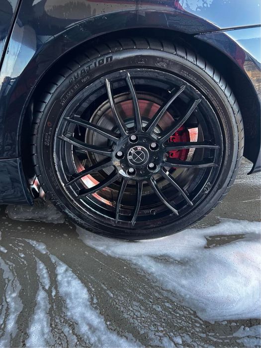 Vand Jante pe 19 cu cauciucuri bune, pret negociabil.