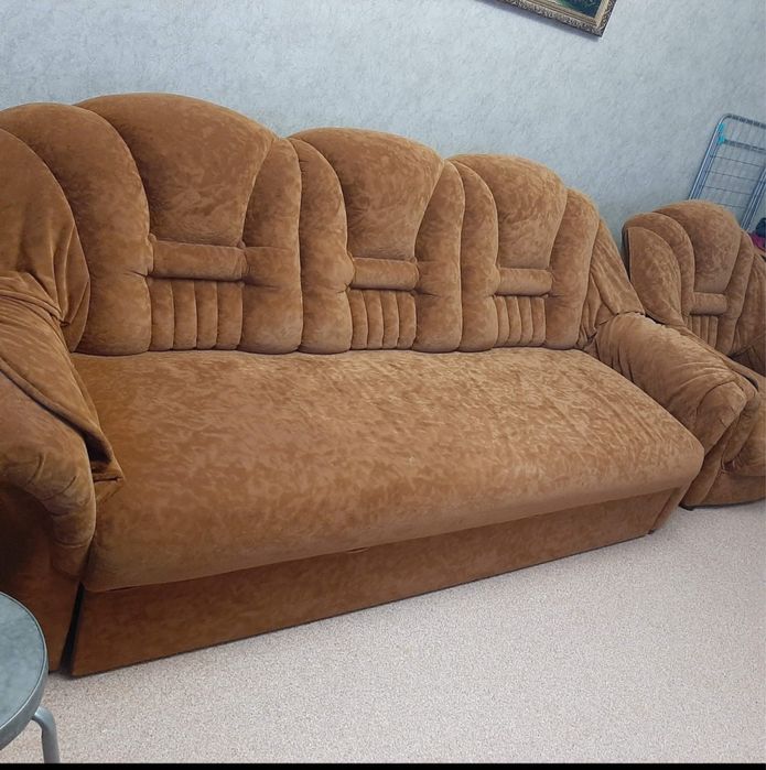 Продам диван и два кресла