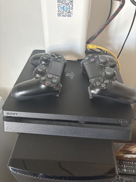 Продаю PS 4 9 игры Еще Имеется Ps Plus до Следющего лета 2026