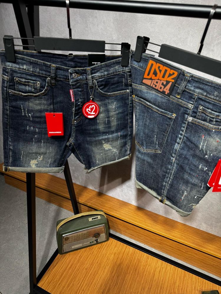 Blugi scurti Dsquared