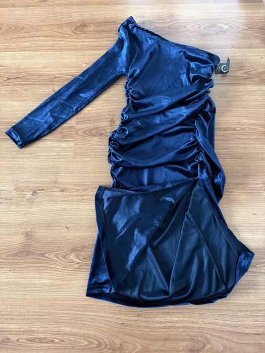 Rochie catifea noua cu eticheta