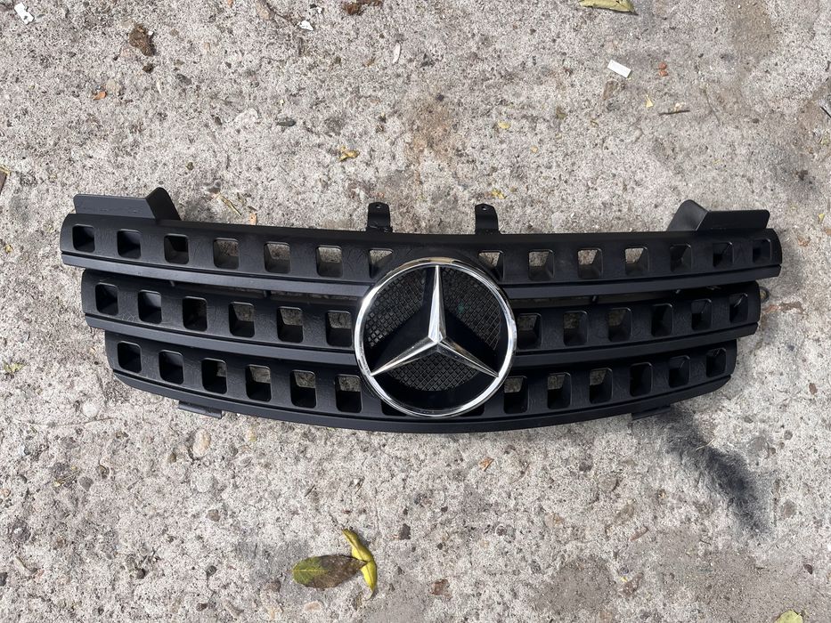 Решетка Mercedes ML W164 преди фейс