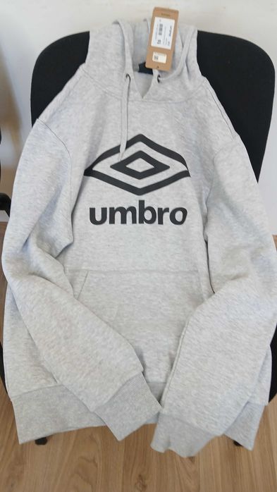 Суитчър Umbro, размер М, нов