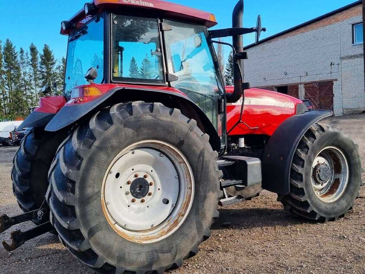 Колесный трактор  Case IH MXM140