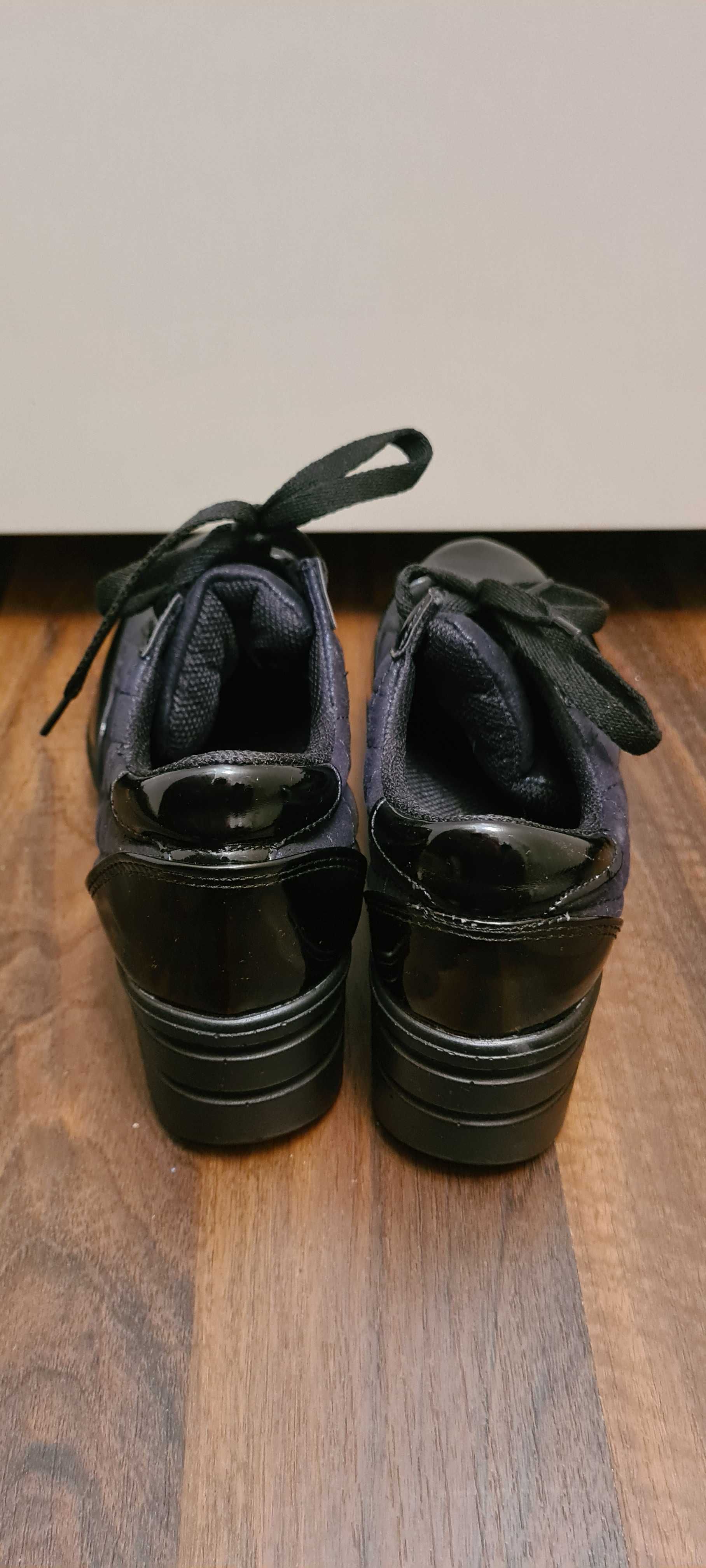 Pantofi negri, comozi