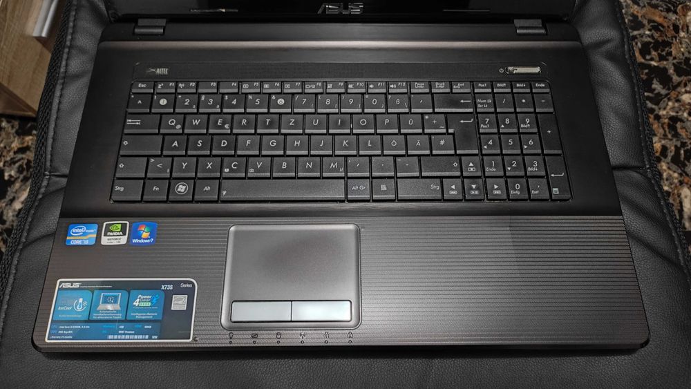 Laptop Asus K73SD  17.3 inch
