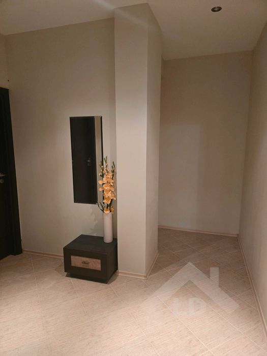 Двустаен апартамент в затворен комплекс в Златни пясъци