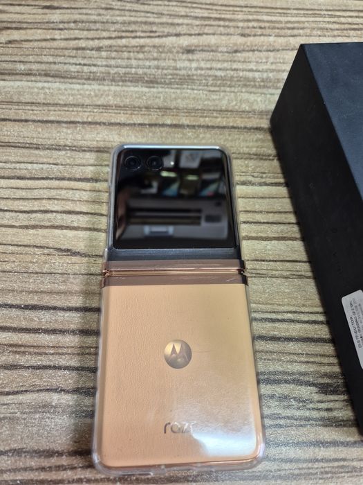 Motorola razr 40 ultra, Dual SIM, 8GB RAM, 256GB, 5G, Peach Fuzz