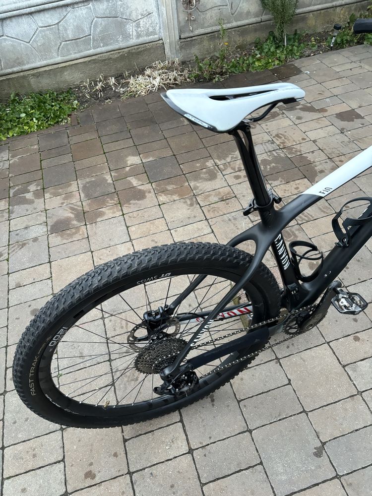 Vand bicicleta MTB Canyon F10 full carbon