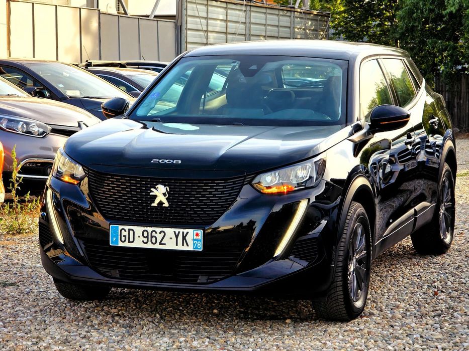 Peugeot 2008 2008 / Distronic / Puretech 130 S&S EAT8 Bussines/ Led