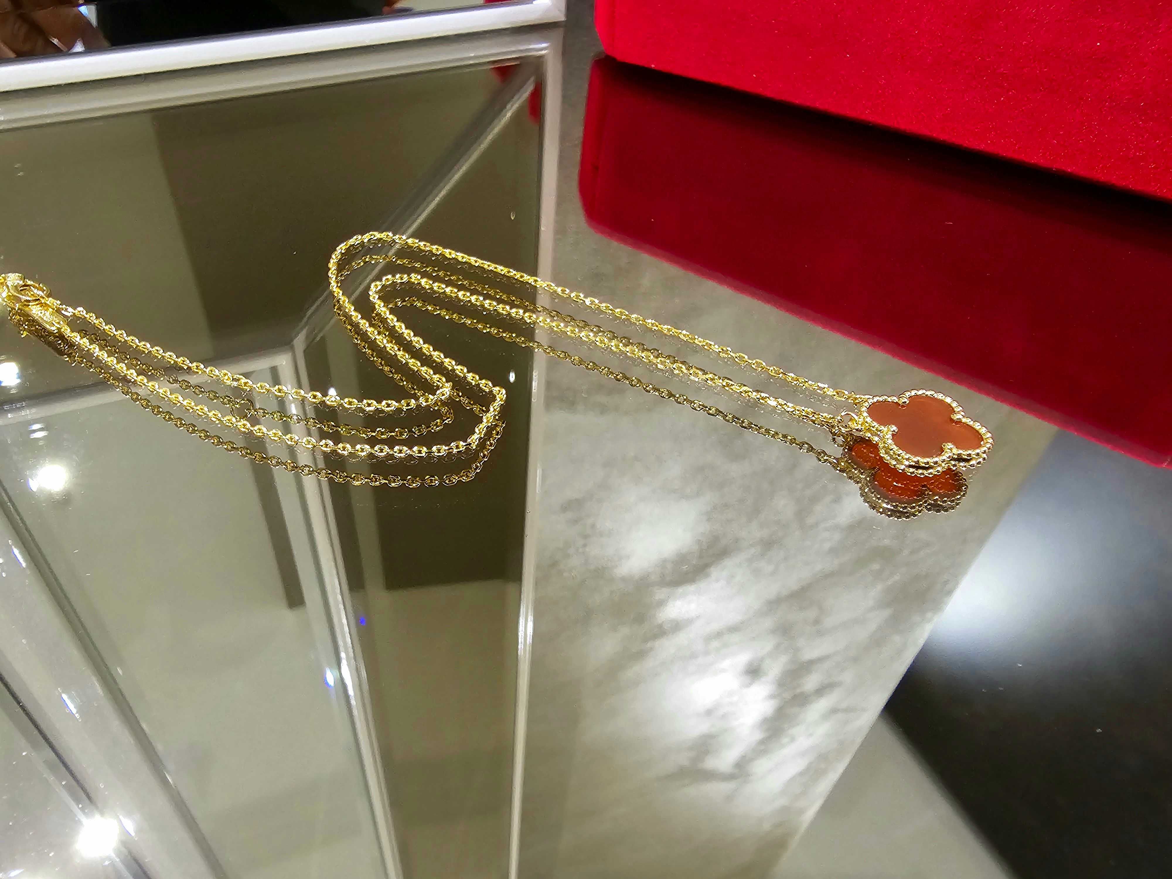 Van Cleef & Arpels VCA Red Carnelian 1 Alhambra Clover Дамско Колие